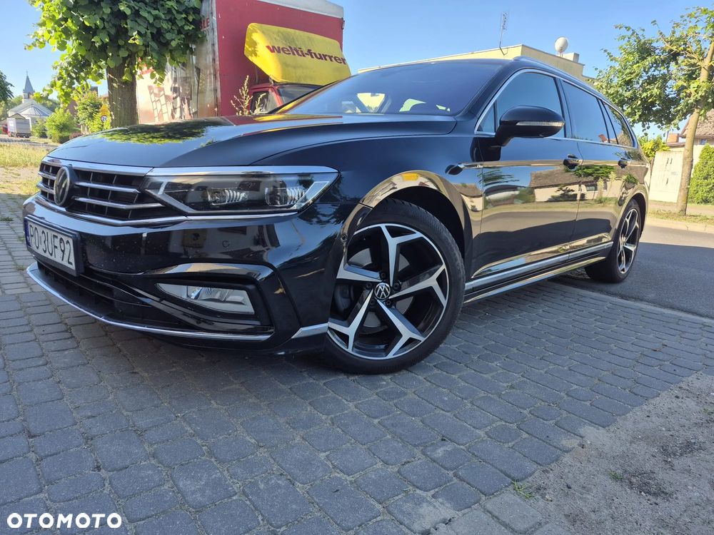Volkswagen Passat - 1