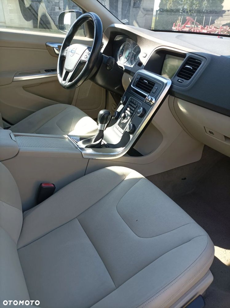 Volvo S60 D2 - 9