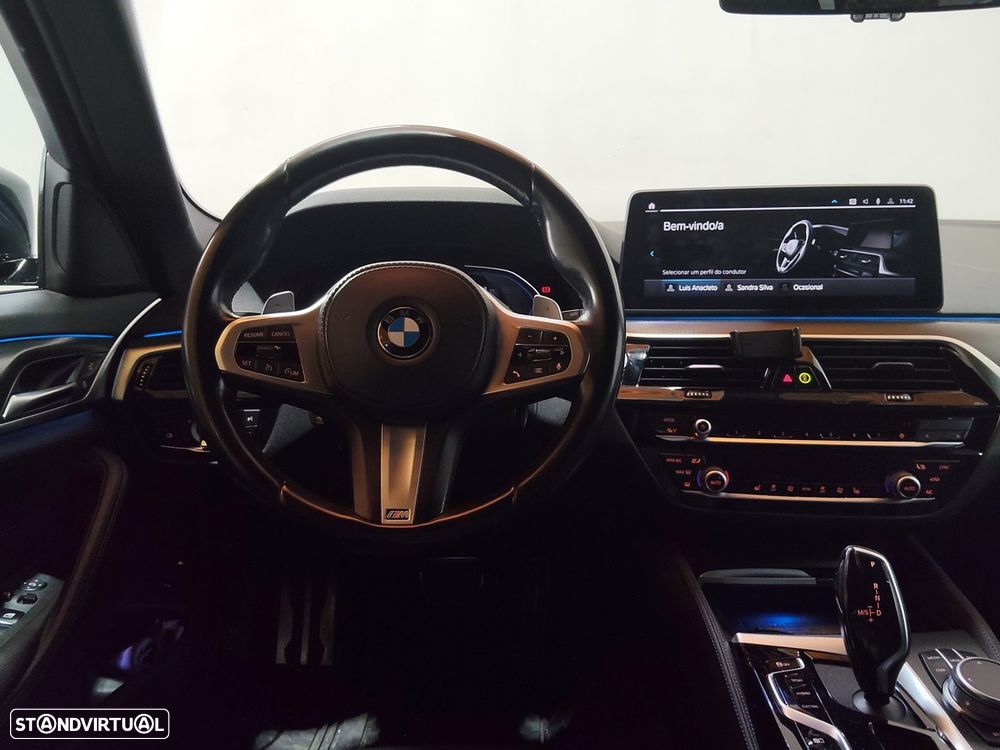 BMW 530 e Pack Desportivo M - 5