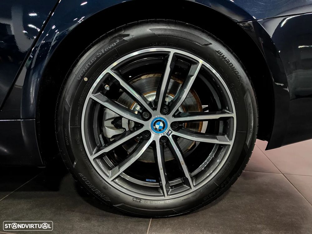 BMW 530 e Pack Desportivo M - 32