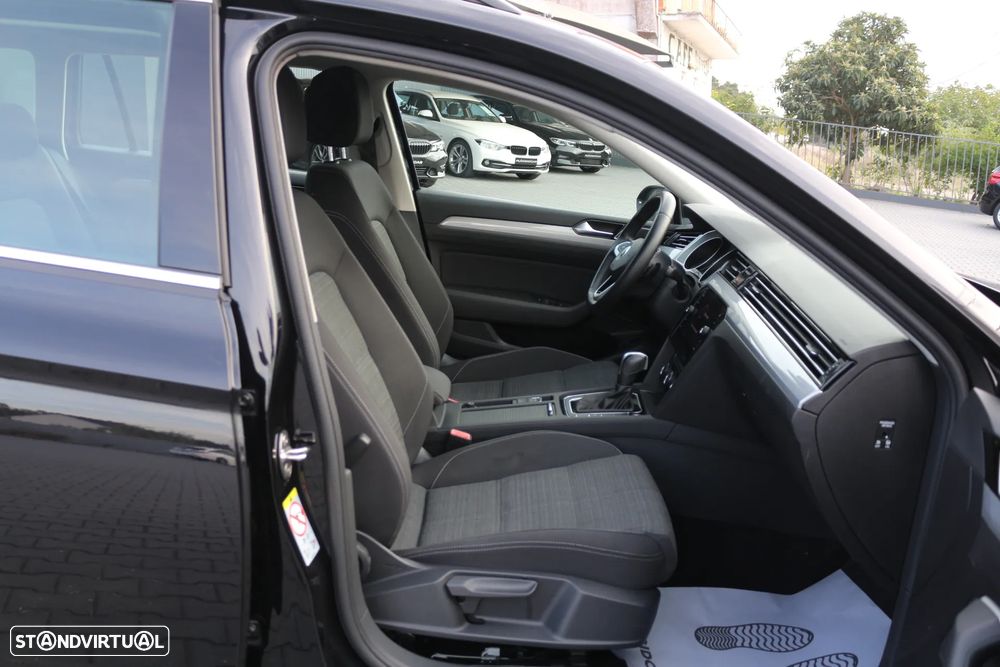 VW Passat Variant 2.0 TDi Business DSG - 17