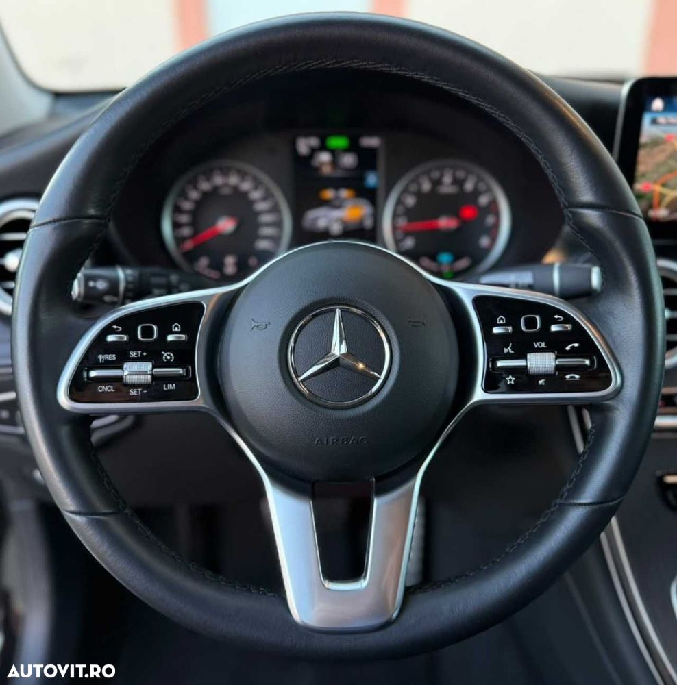 Mercedes-Benz GLC - 25