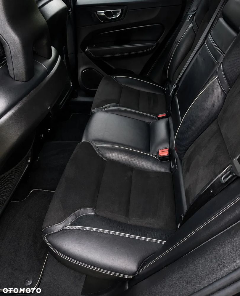 Volvo XC 60 T5 AWD Geartronic RDesign - 12