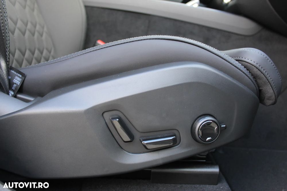 Volvo XC 60 B5 AT AWD MHEV Plus Dark - 35