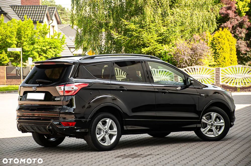 Ford Kuga 1.5 EcoBoost 2x4 ST-Line - 11