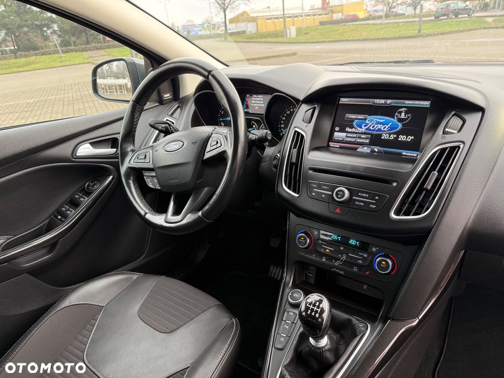 Ford Focus 1.0 EcoBoost Titanium - 17