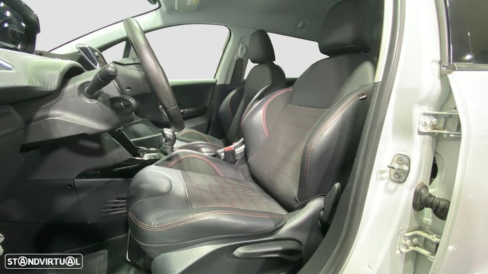 Peugeot 2008 1.2 PureTech GT Line - 7