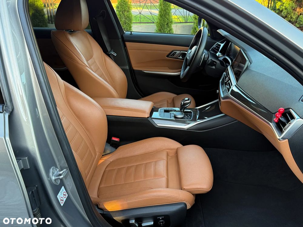 BMW Seria 3 M340i xDrive - 33
