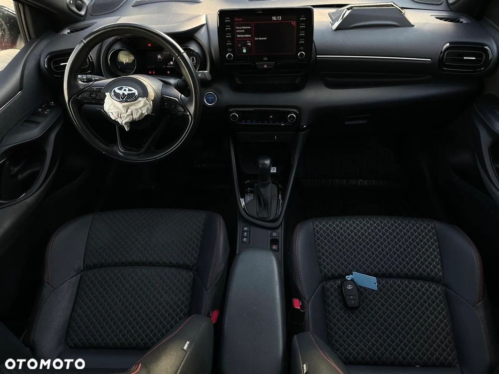 Toyota Yaris ver-hybrid-1-5-executive - 15