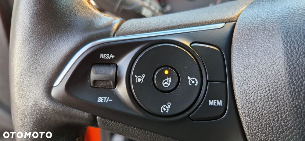 Opel Crossland X 1.2 T Design Line S&S - 18