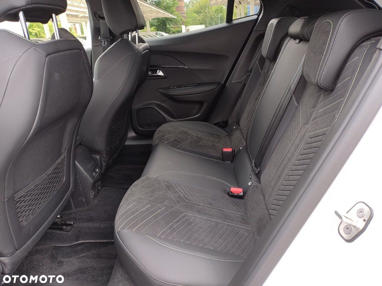 Peugeot 2008 1.2 PureTech GT S&S EAT8 - 10