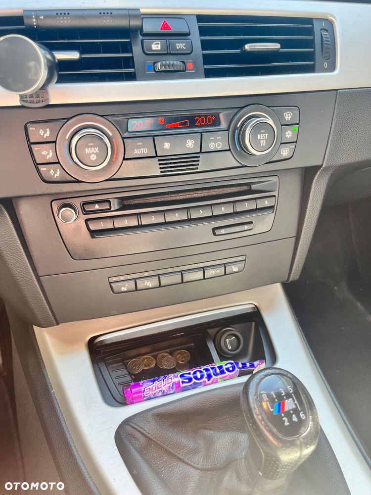 BMW Seria 3 320i Edition Exclusive - 23