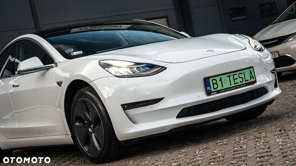 Tesla Model 3 - 10