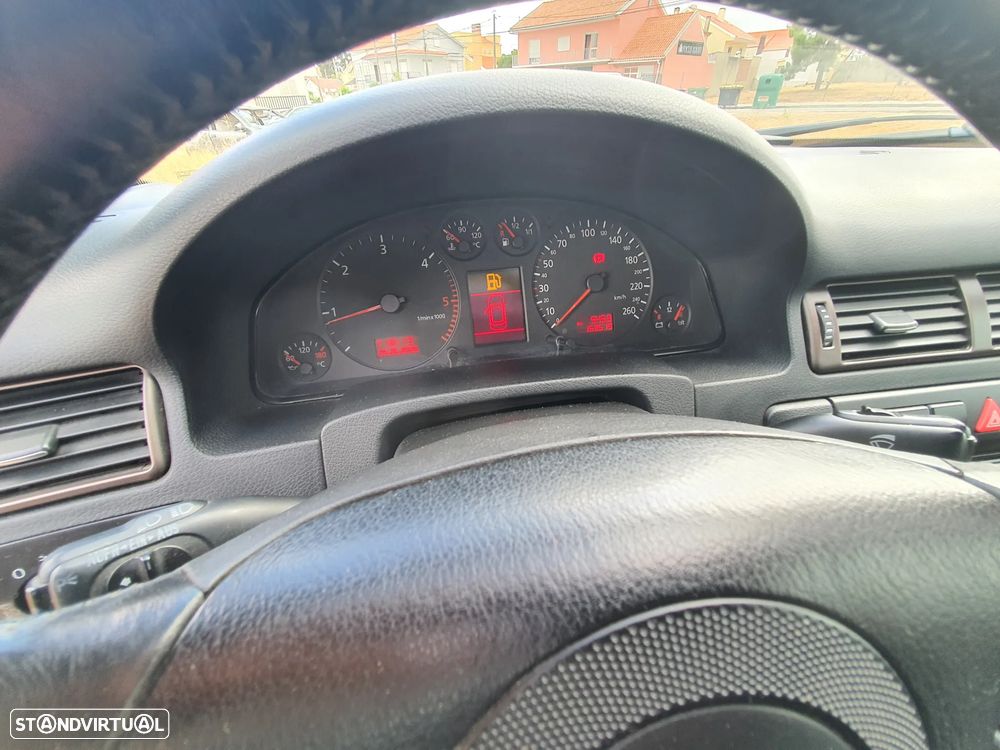 Audi A6 Avant 2.5 TDi V6 quattro - 8