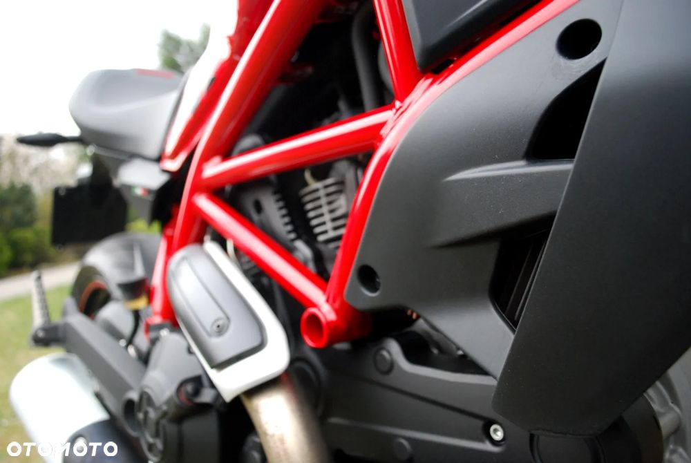 Ducati Monster - 10