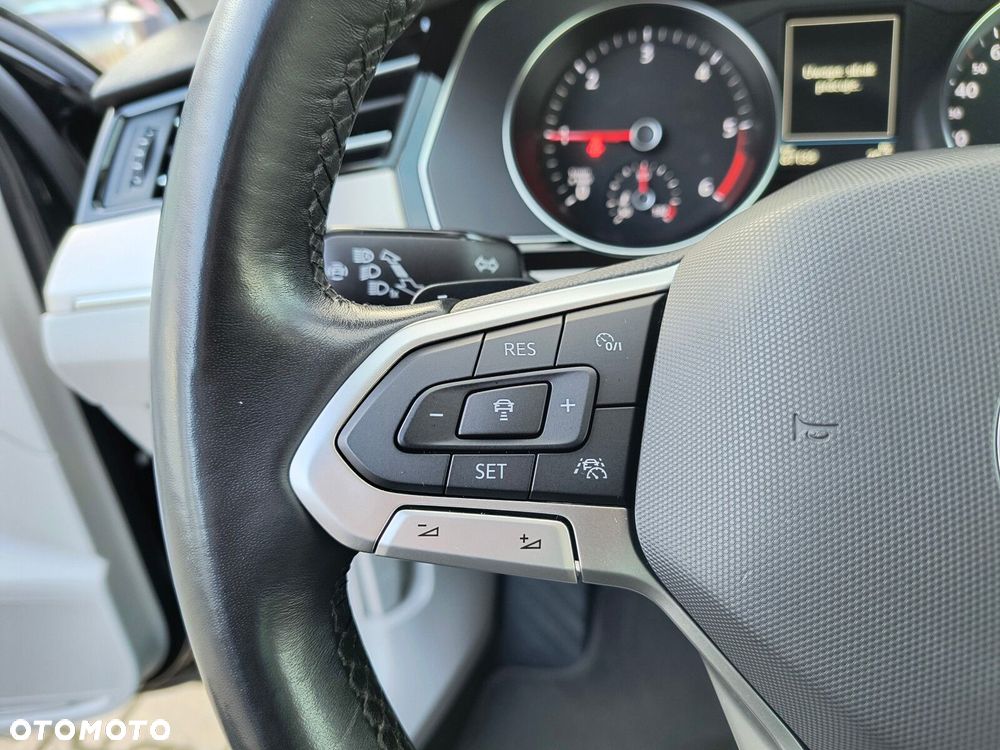 Volkswagen Passat 2.0 TDI Elegance DSG - 23