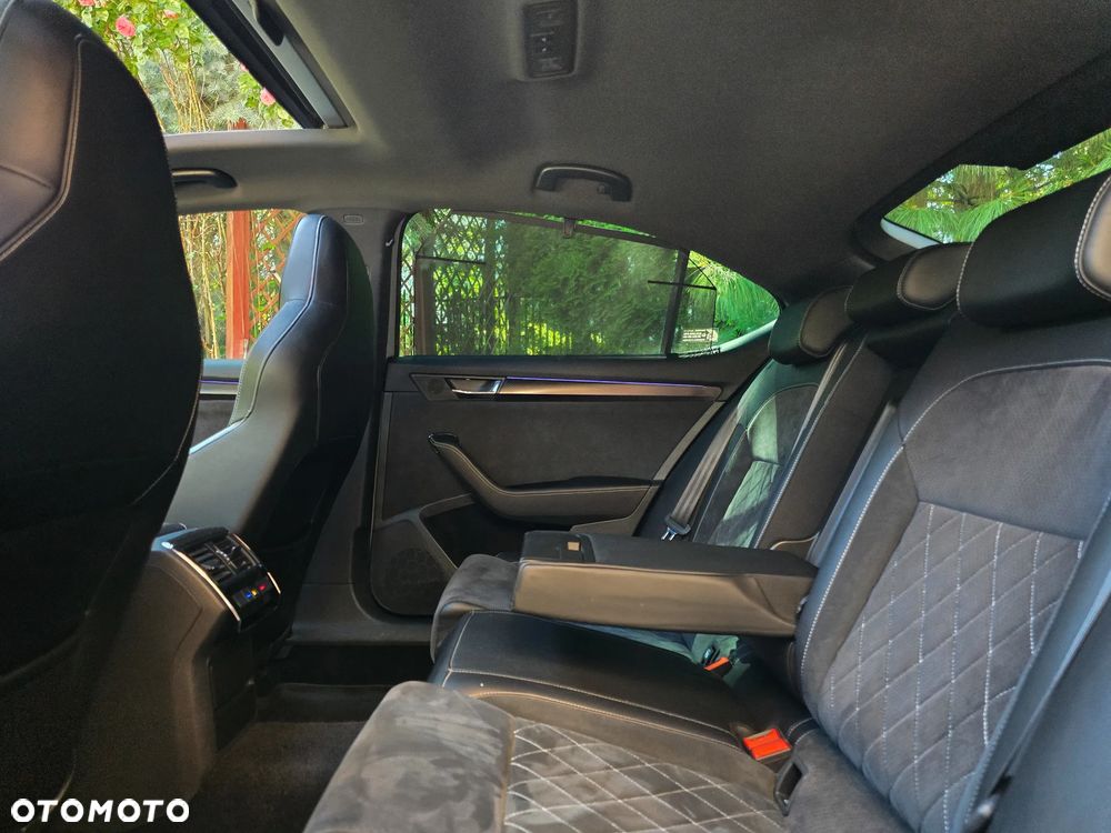 Skoda Superb 2.0 TDI SCR Sportline DSG - 31