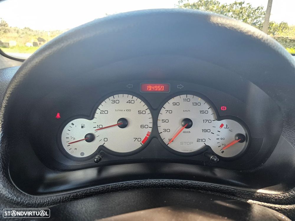Peugeot 206 1.1 Color Line - 10