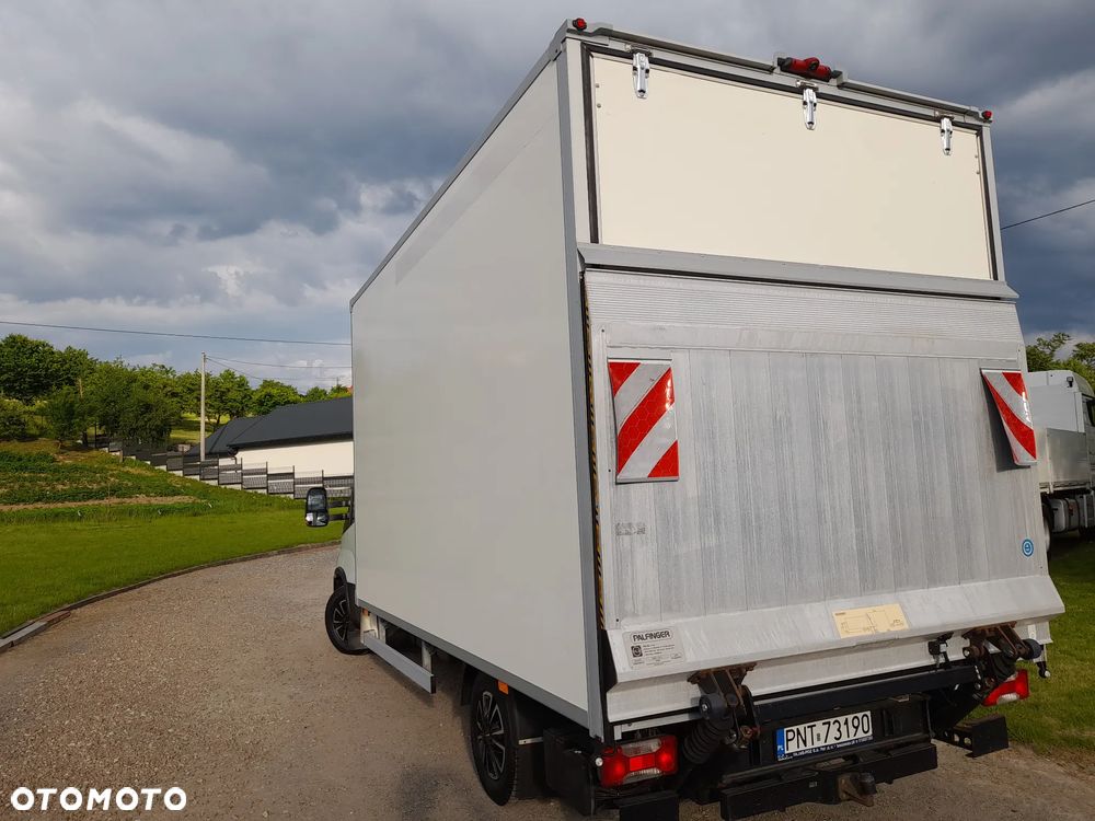 Iveco DAILY 35s180 silnik 3.0 180koni HI-matic Automatyczna skrzynia biegów FULL Wyposażenie!!! KONTENER 8 PALET 430X220X240 wysoki!! winada PALFINGER  Polski salon GWARANCJA przebiegu!!! - 8