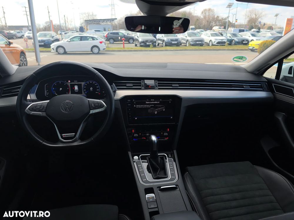 Volkswagen Passat 2.0 TDI SCR DSG 4Motion Elegance - 40