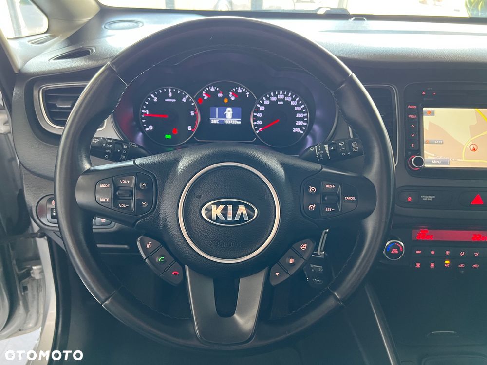 Kia Carens - 12