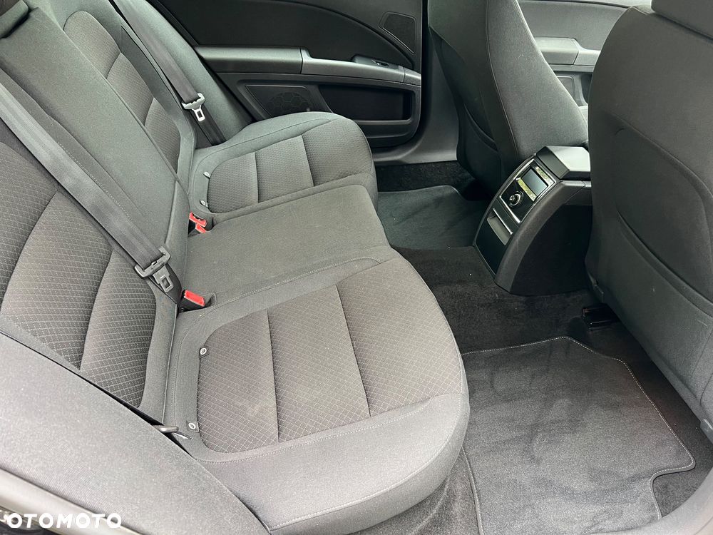 Skoda Superb 2.0 TDI Business - 21