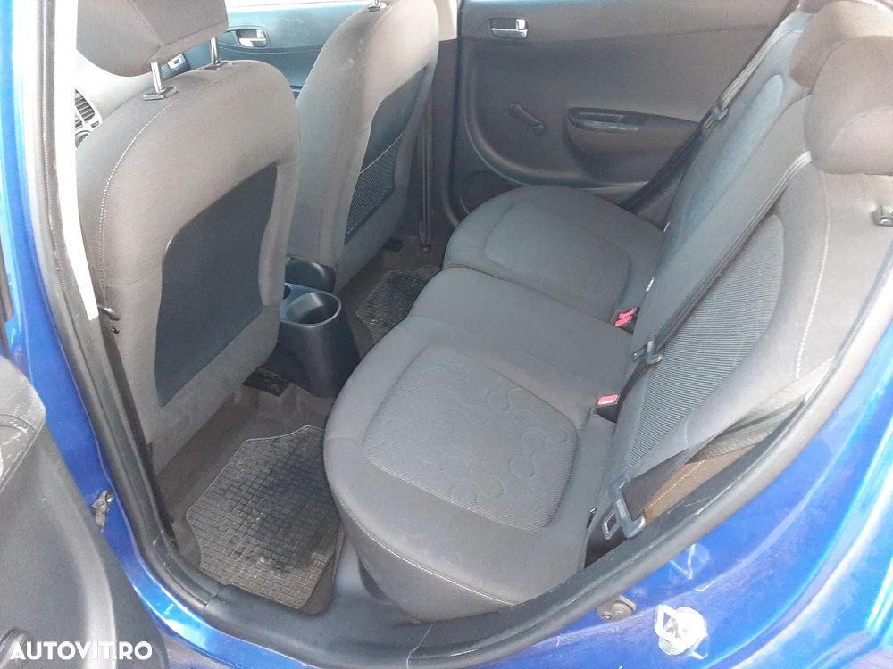 Hyundai i20 1.2 Comfort - 11