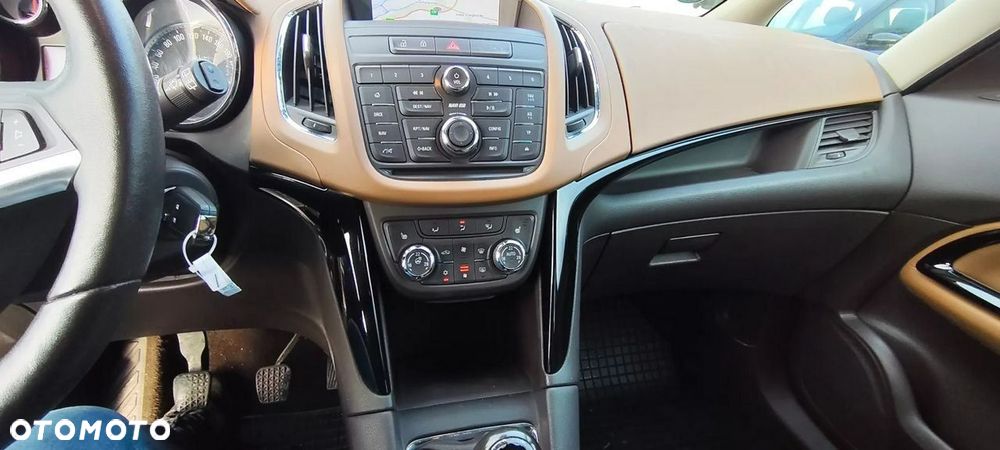 Opel Zafira - 14