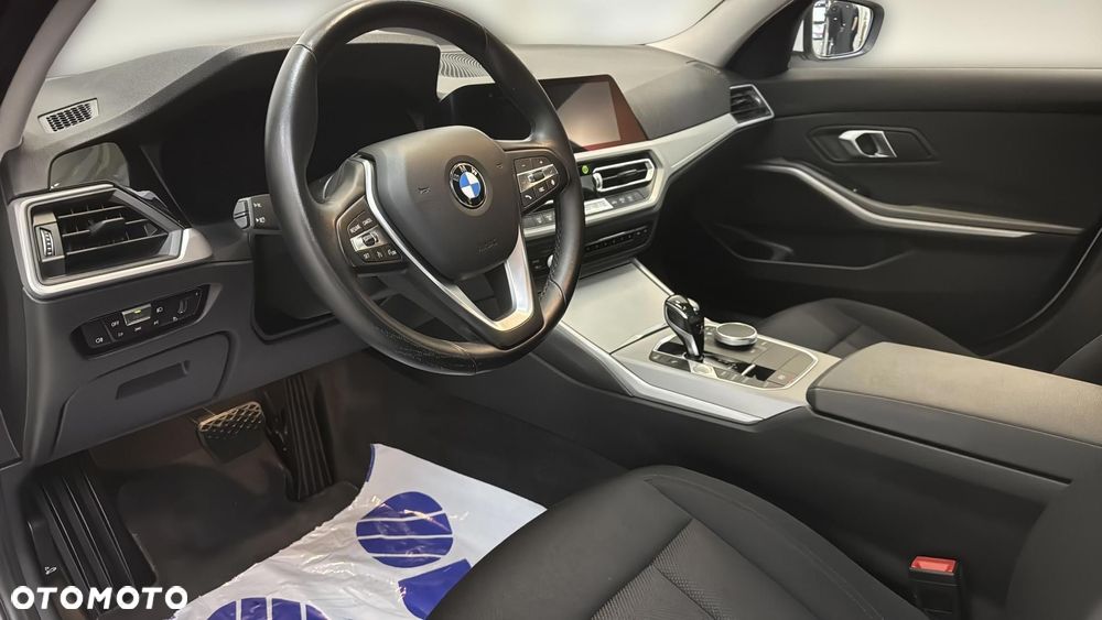 BMW Seria 3 318d MHEV Advantage - 10