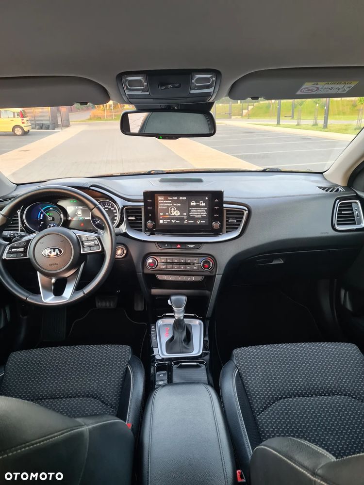 Kia XCeed - 32