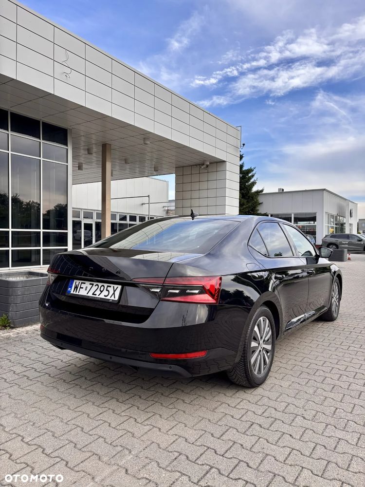Skoda Superb 2.0 TDI SCR Style DSG - 6