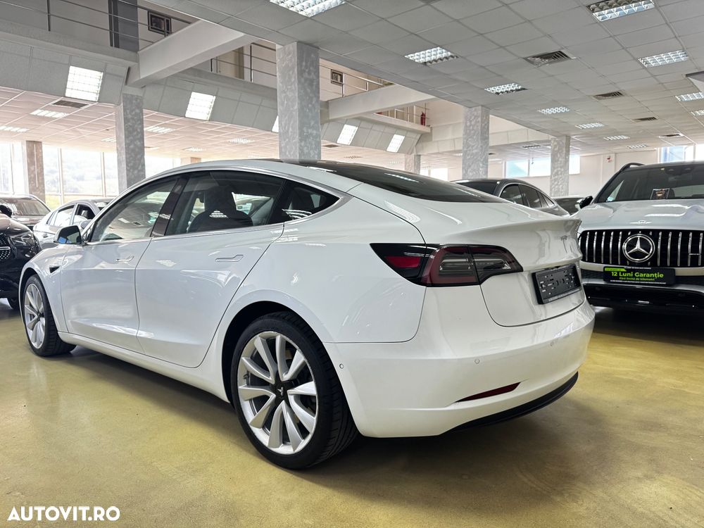 Tesla Model 3 - 11