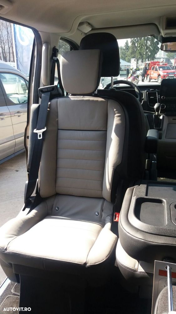 Ford Tourneo Custom - 25