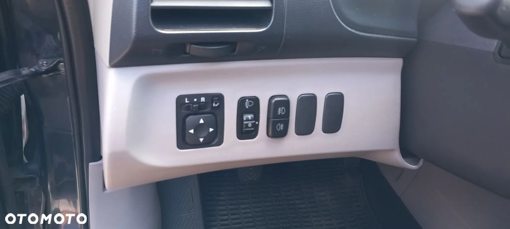 Mitsubishi Grandis - 15
