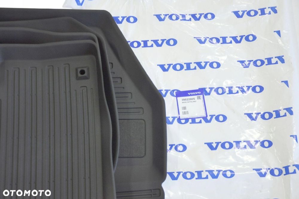 VOLVO XC60 oryginalne dywaniki gumowo-welurowe OE - 4