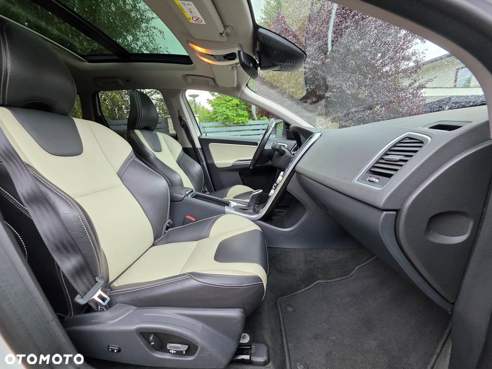 Volvo XC 60 D5 AWD Summum - 18
