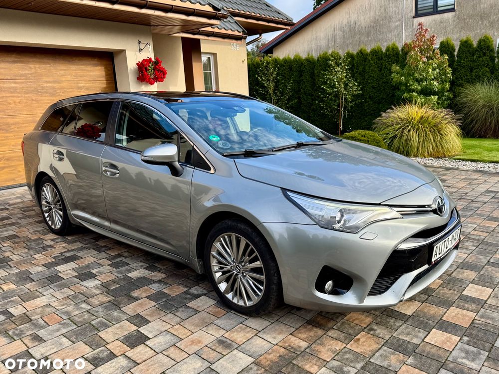 Toyota Avensis Touring Sports 1.8 Executive - 4