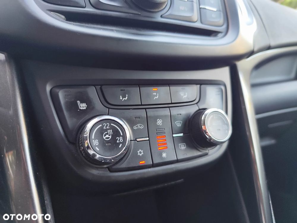 Opel Zafira Tourer 1.4 Turbo Innovation - 17
