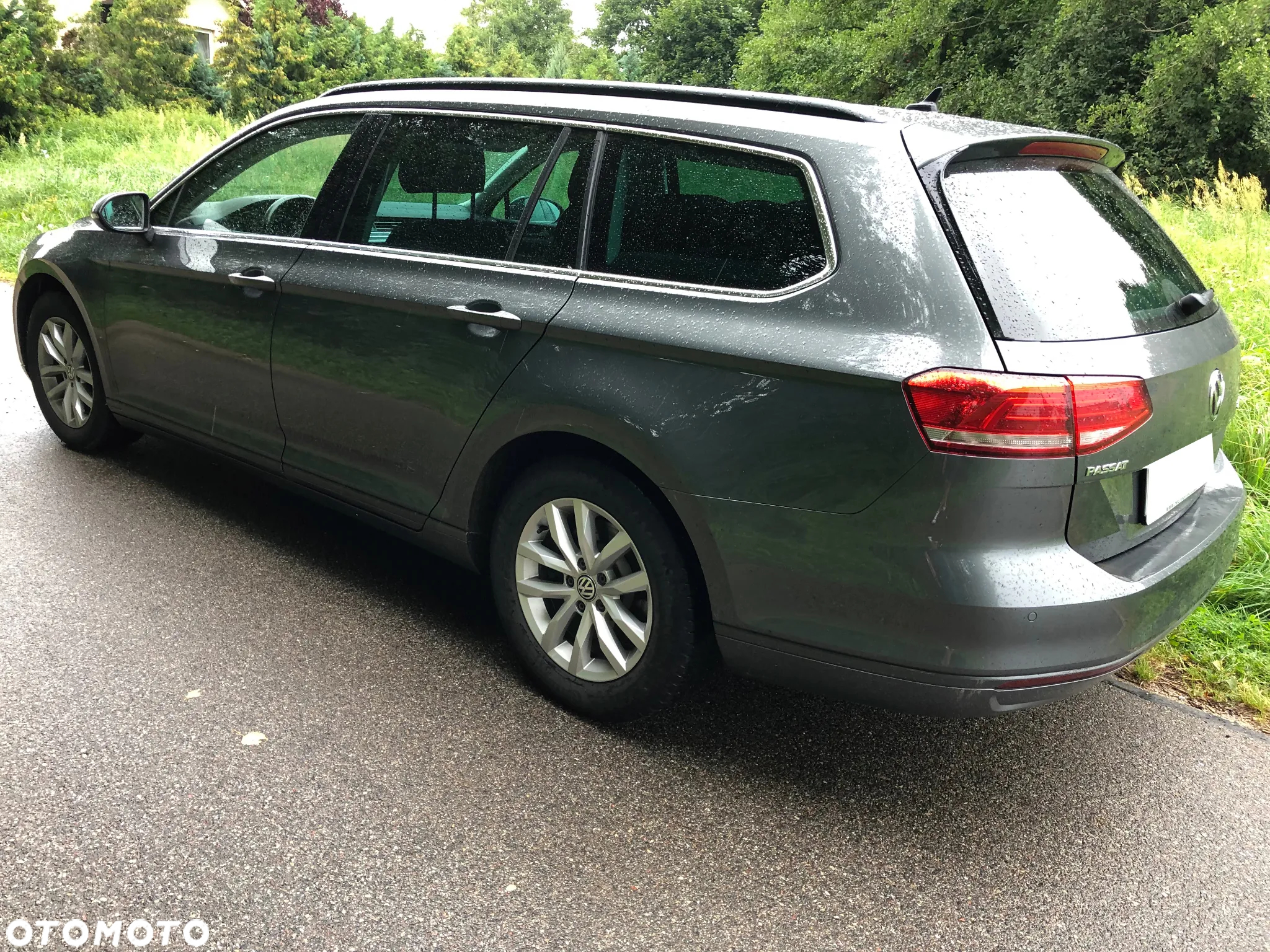 Volkswagen Passat - 4
