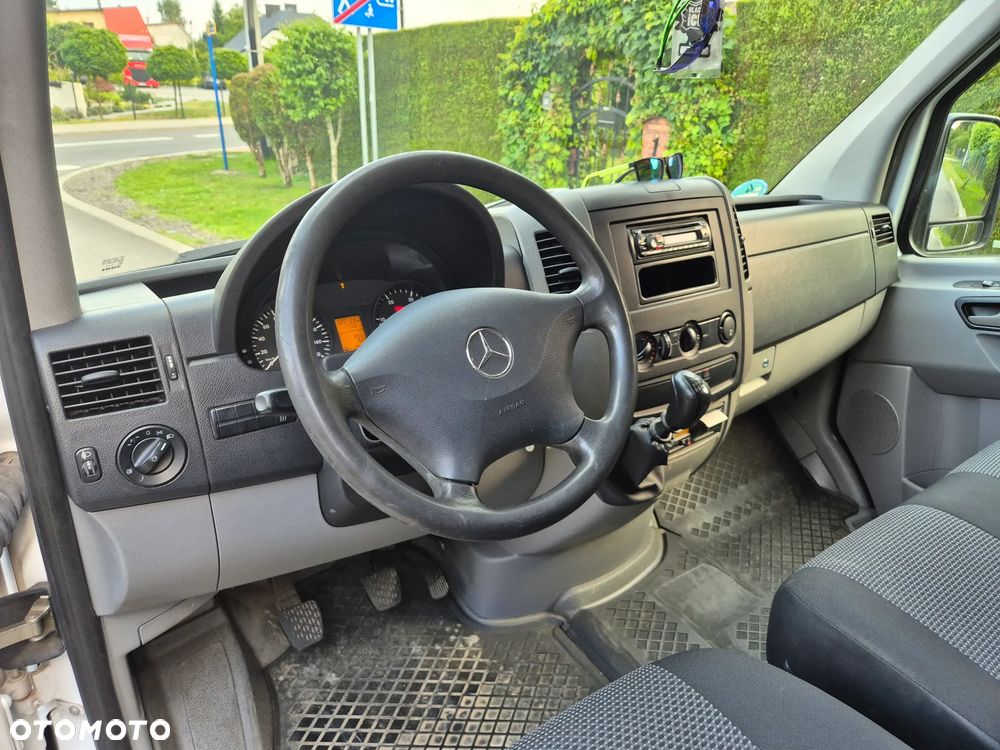 Mercedes-Benz SPRINTER - 16