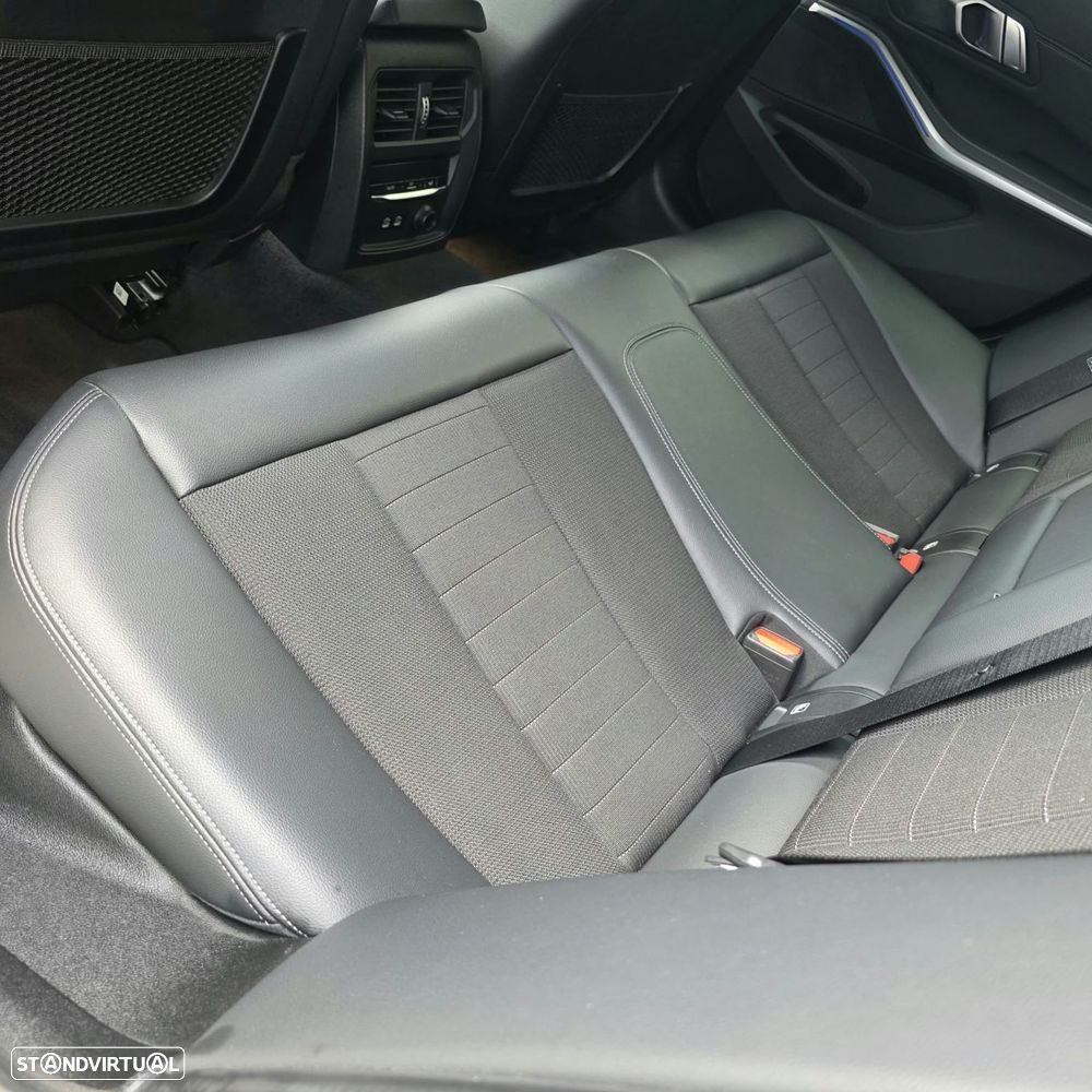 BMW 320 d Line Sport Auto - 34