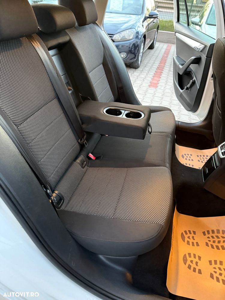 Skoda Octavia 1.6 TDI Green tec 4x4 Elegance - 25