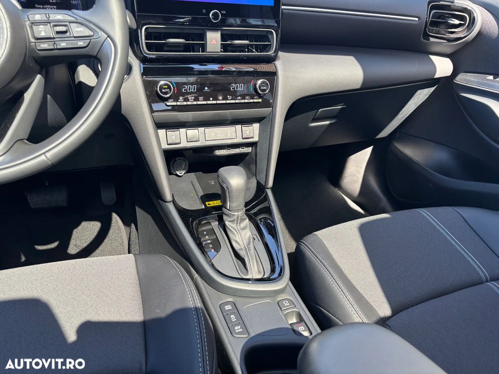 TOYOTA Yaris Cross 2026 — imagine 18