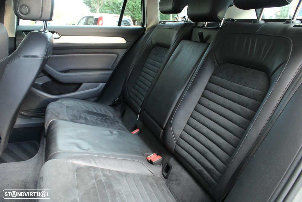 VW Passat Variant 2.0 TDi Highline DSG - 33