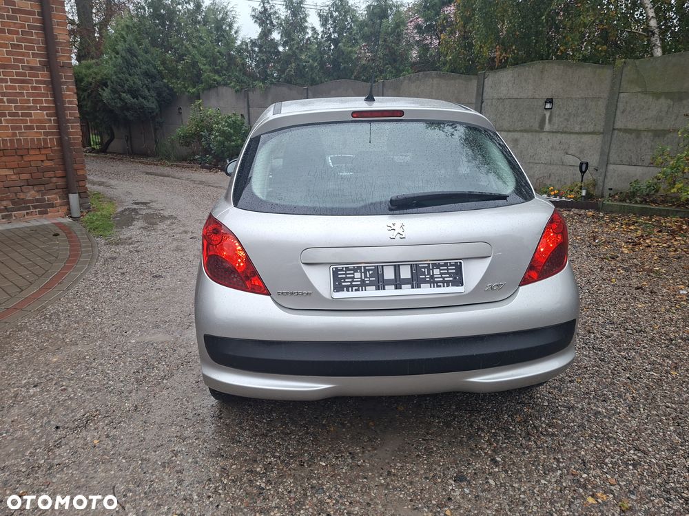 Peugeot 207 1.4 16V Trendy - 5