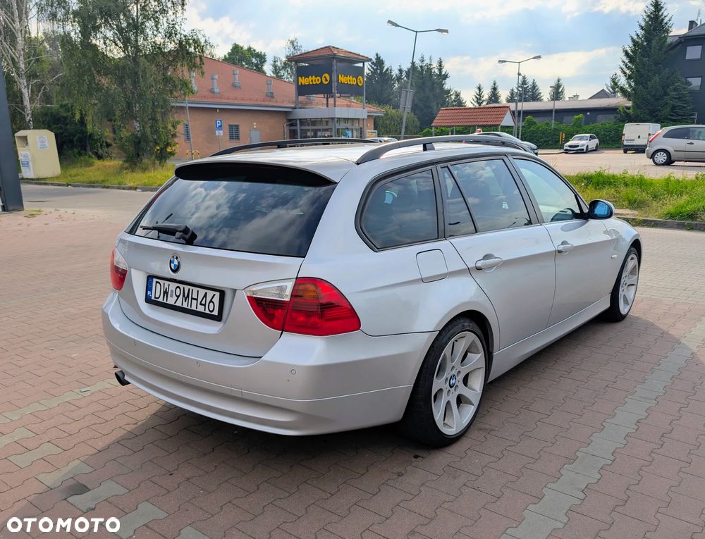 BMW Seria 3 318i - 3