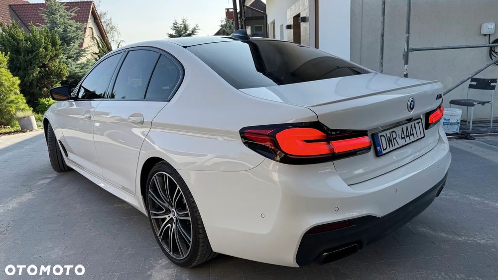 BMW Seria 5 M550i xDrive sport - 3