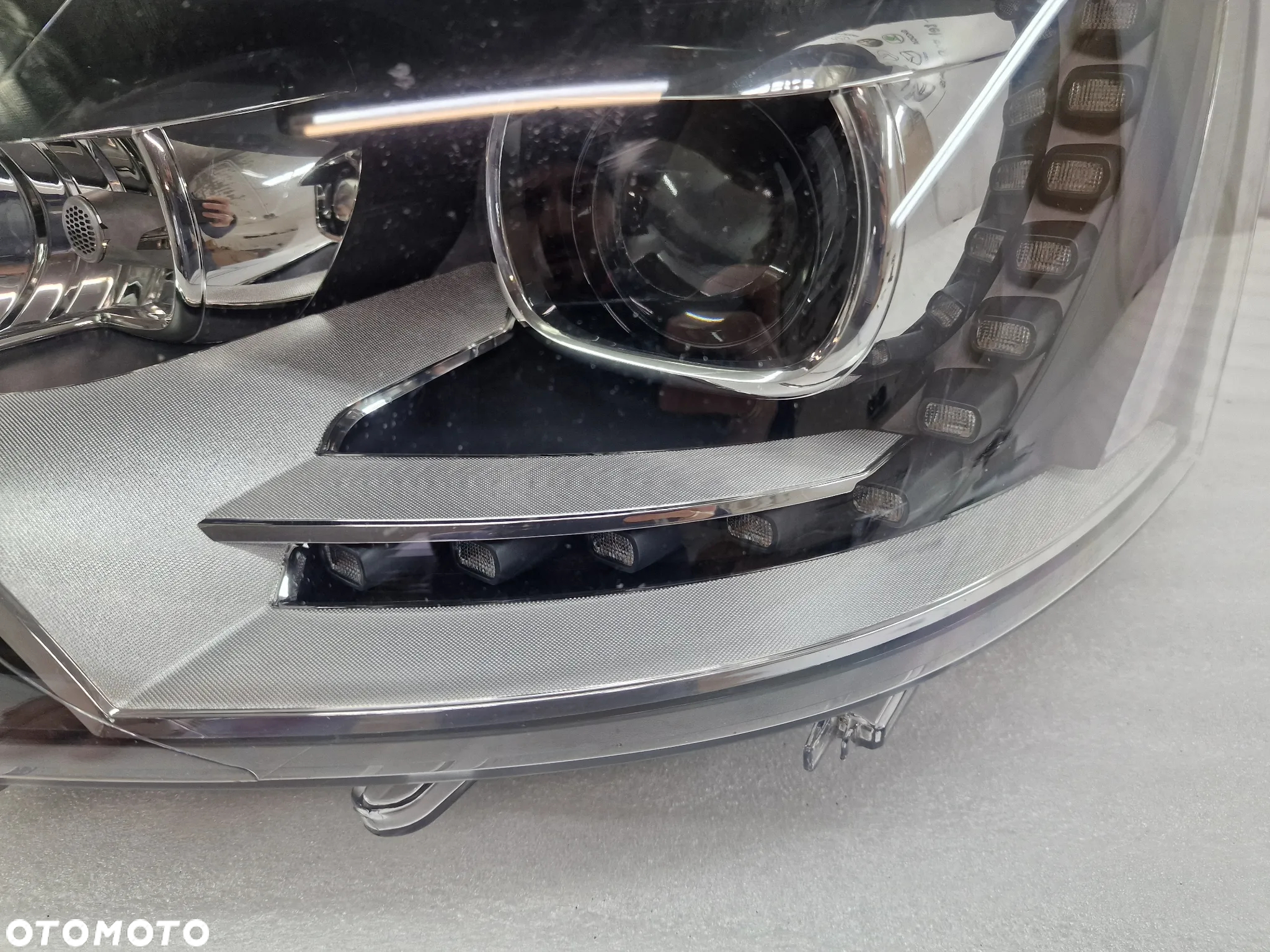 VW T5 LIFT 7E0 / 7E5 MULTIVAN / CARAVELLE 10- LEWA LAMPA PRZEDNIA PRZÓD LEWY XENON + LED , NR 7E5941015 , NR AUKCJI LPP44 - 6