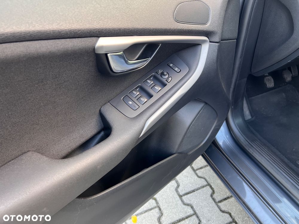 Volvo V40 D2 Kinetic - 21