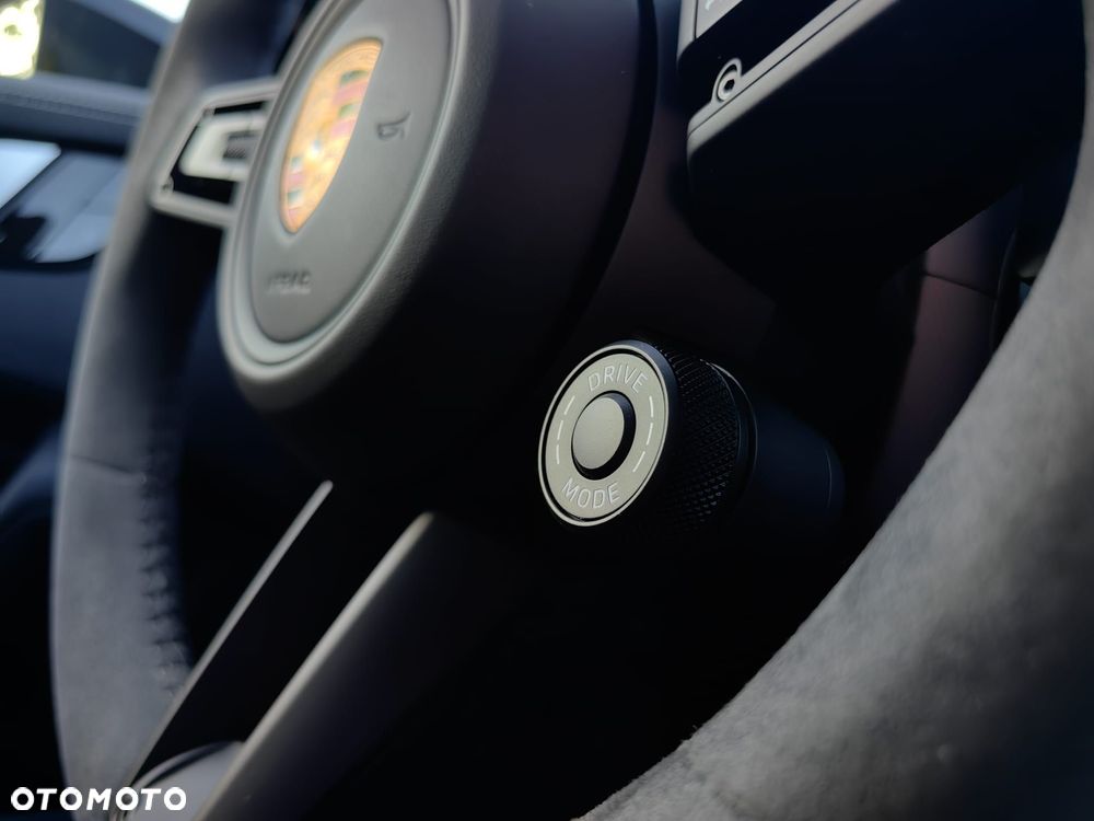 Porsche 911 Carrera S - 32